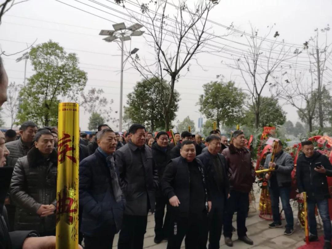专题：尊龙凯时汇隆重试营业，宾客盈门商贾名媛荟萃